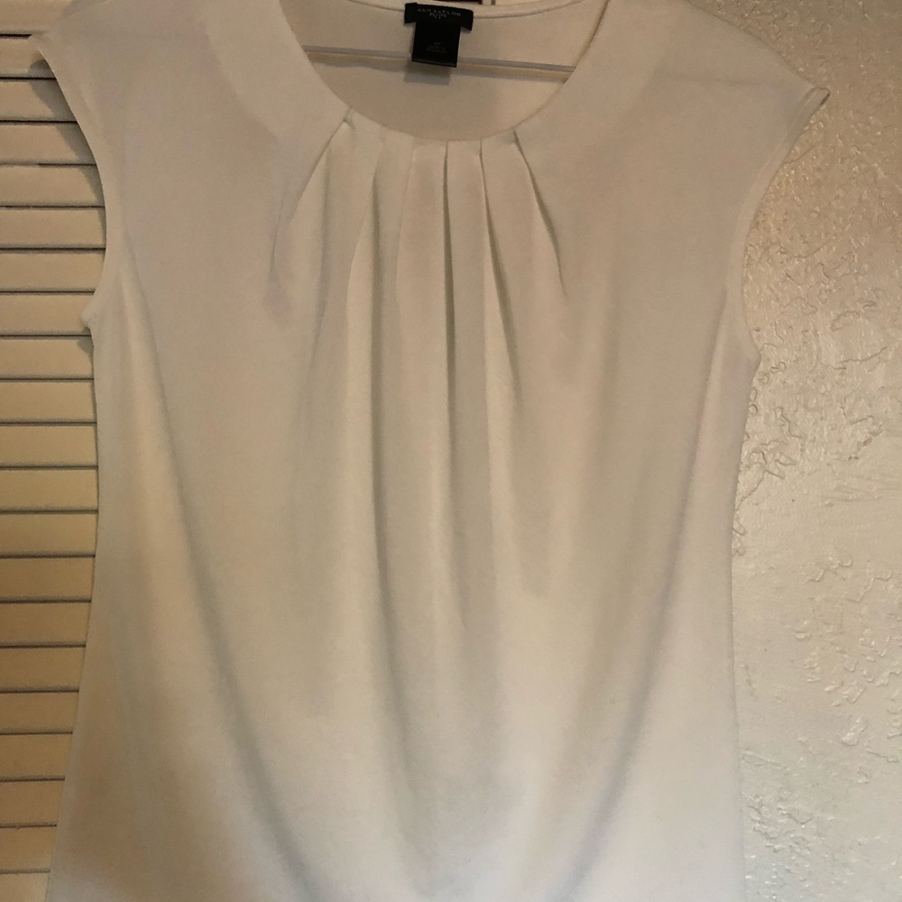 Tops - Picture 3 of 6